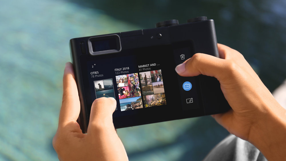 Preview image of ZEISS ZX1 product in use