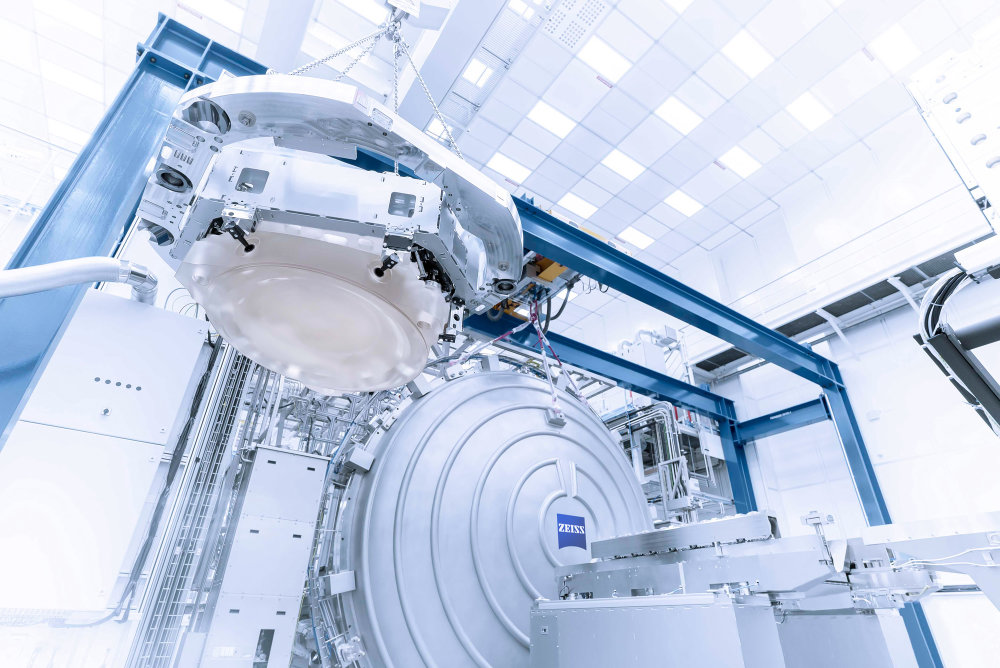 Preview image of ZEISS mirror for the next EUV generation