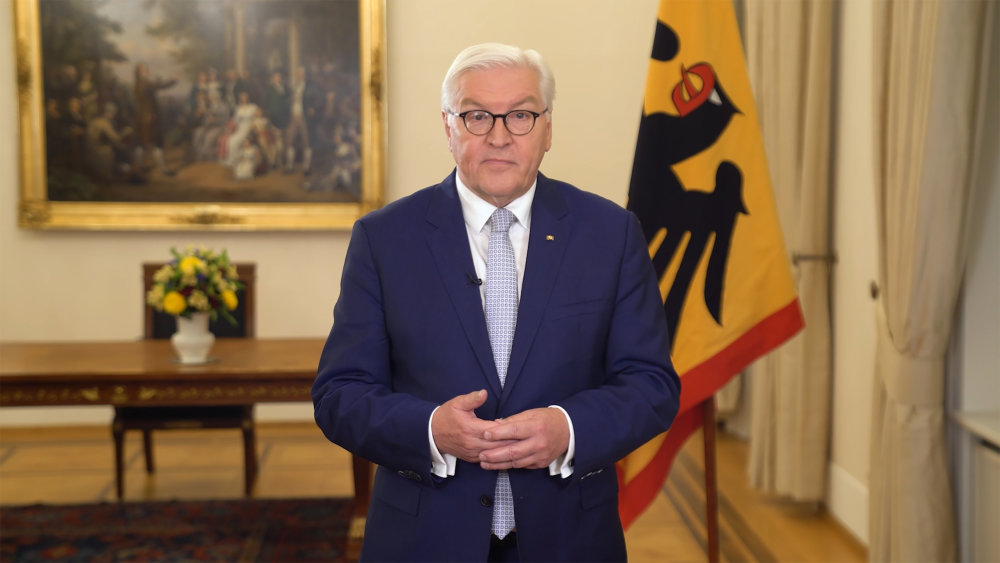 Preview image of German President Frank-Walter Steinmeier congratulated ZEISS on its 175th anniversary. 