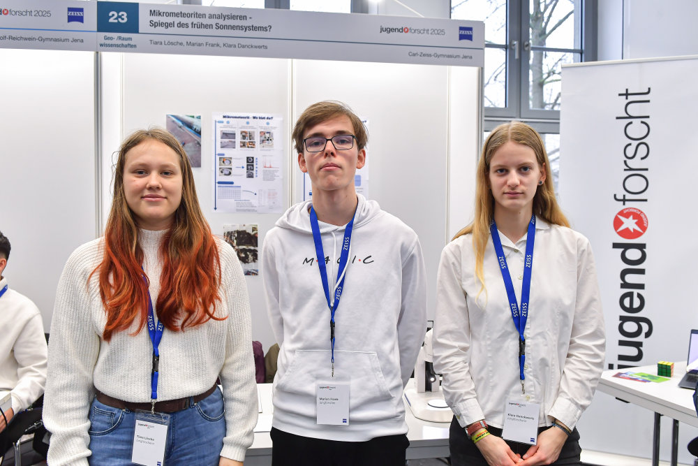 Vorschaubild von Jugend forscht bei ZEISS in Jena - Stand 23