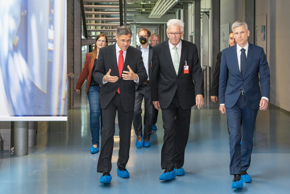 Vorschaubild von Ministerpräsident Kretschmann besucht ZEISS