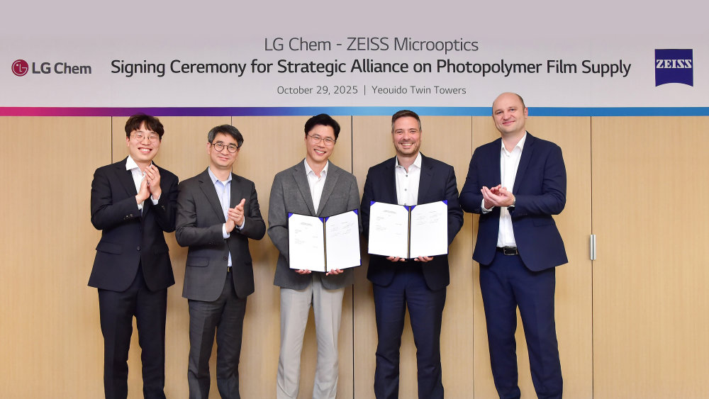 Preview image of Signing Ceremony for Strategic Alliance on Photopolymer Film Supply