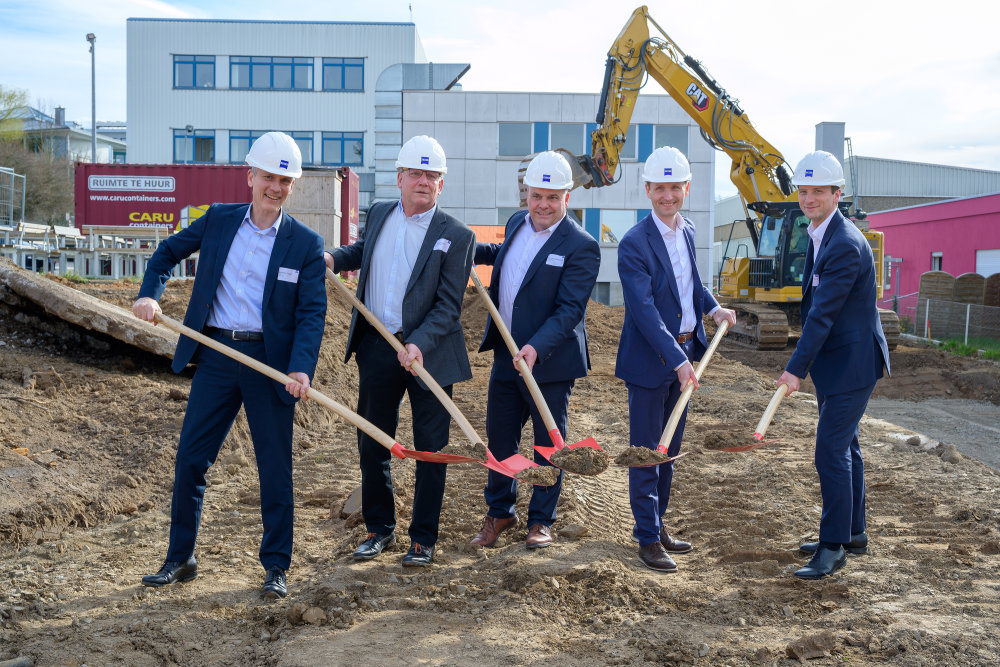 Preview image of Groundbreaking ceremony for the ZEISS expansion building in Roßdorf