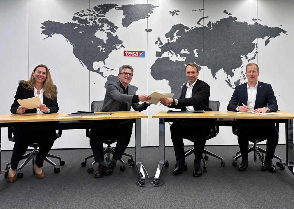 Vorschaubild von Vertragsunterzeichnung im Global Headquarters der tesa SE