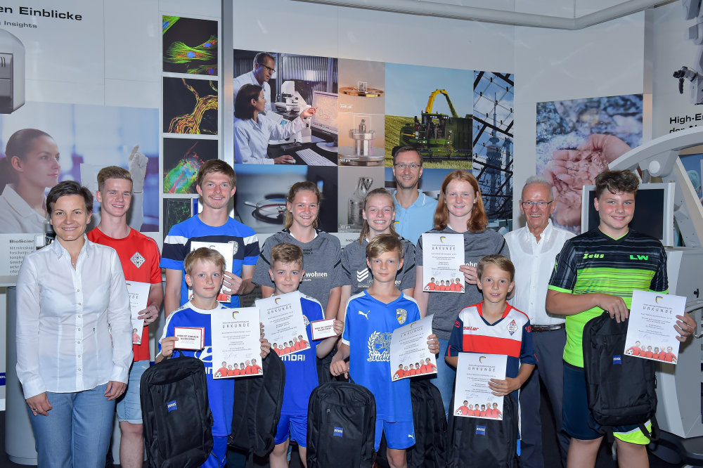Vorschaubild von ZEISS unterstützt Kinder- und Jugendfußballstiftung Jena